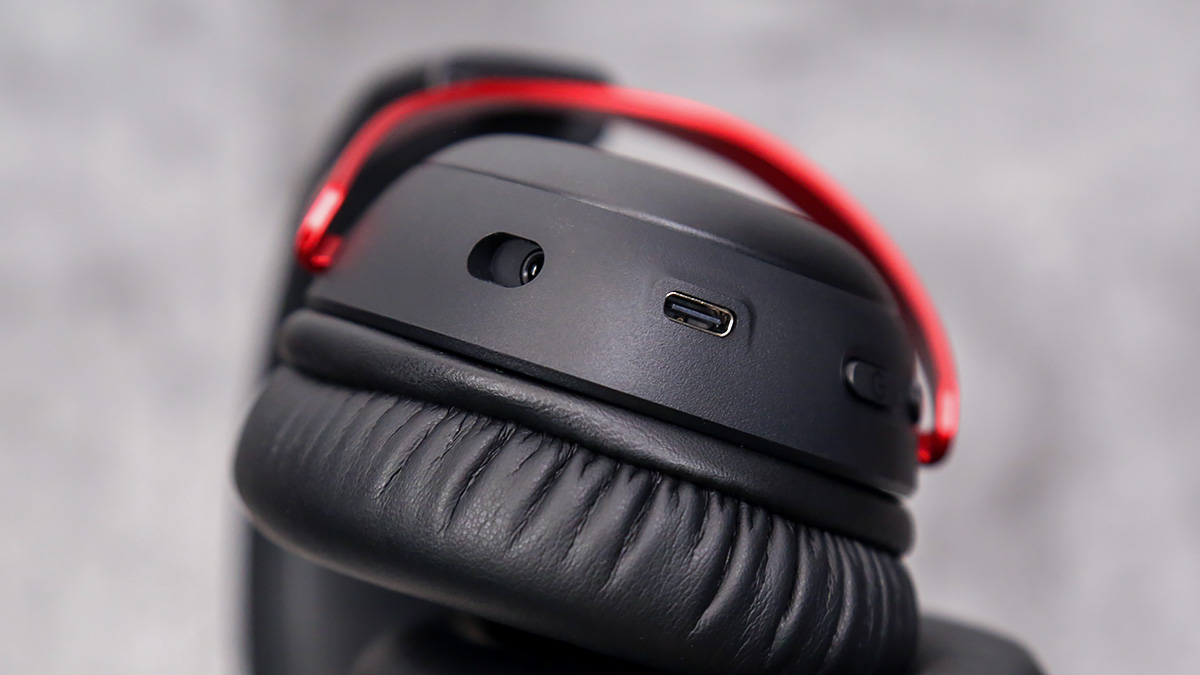 2026年四款顶级游戏耳机对比评测：西伯利亚K03S、HyperXCloudII、RazerKraken和LogitechGPro哪款更胜一筹？(图1)